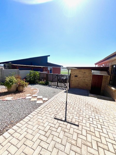 To Let 3 Bedroom Property for Rent in Reebok Western Cape